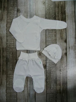 Костюм (кофта, ползунки, шапочка) Костюм (кофта, ползунки, шапочка)